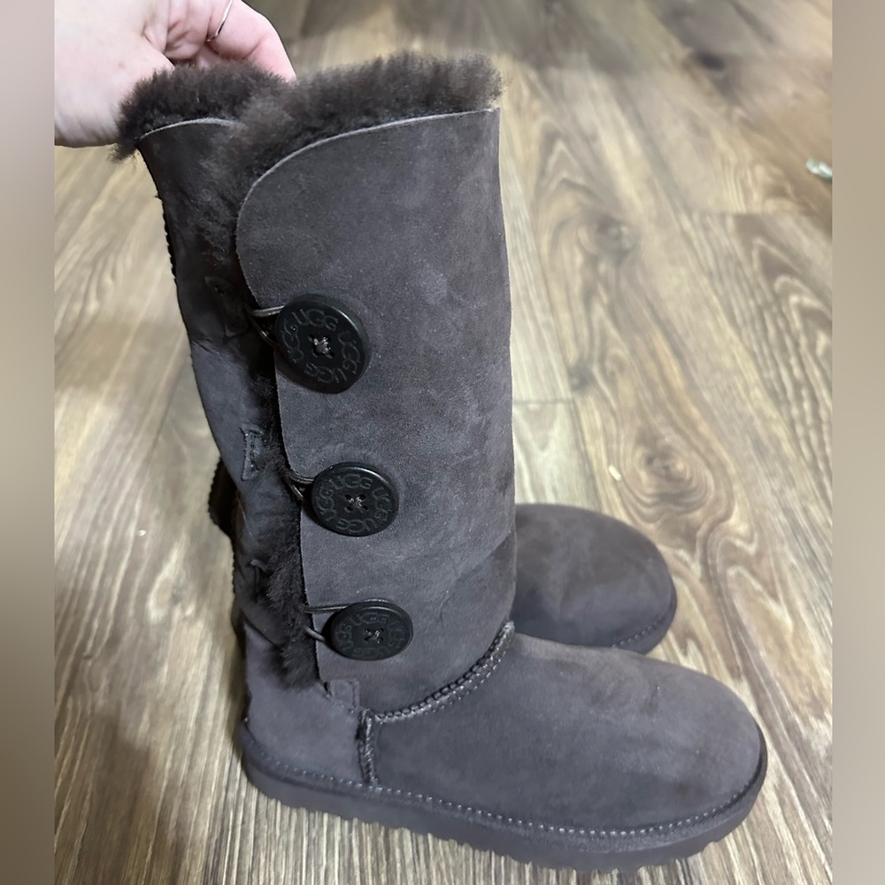 UGG Women's Bailey Button Triplet - Grey